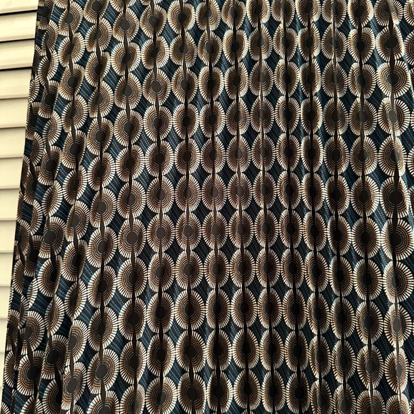 Elegant Max Studio Green and Brown Patterned Skirt - Picture 2 of 8